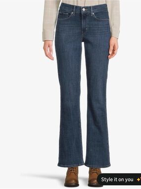 Levi's Women's Classic Bootcut Jeans Size 30 Short